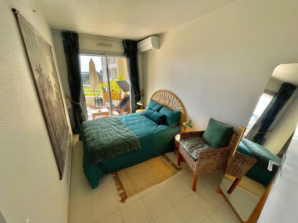 Appartement Tout Confort Vue Mer อองทีบส์ ภายนอก รูปภาพ